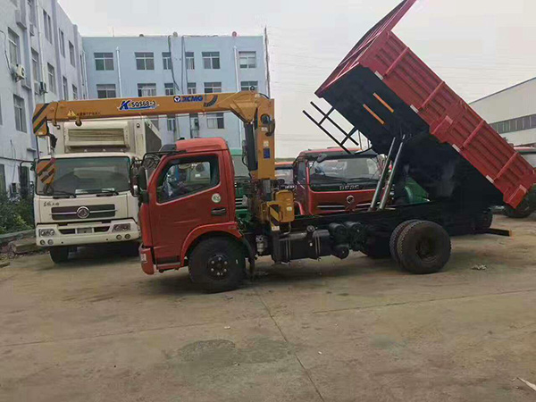 東風(fēng)3.4米藍牌隨車吊