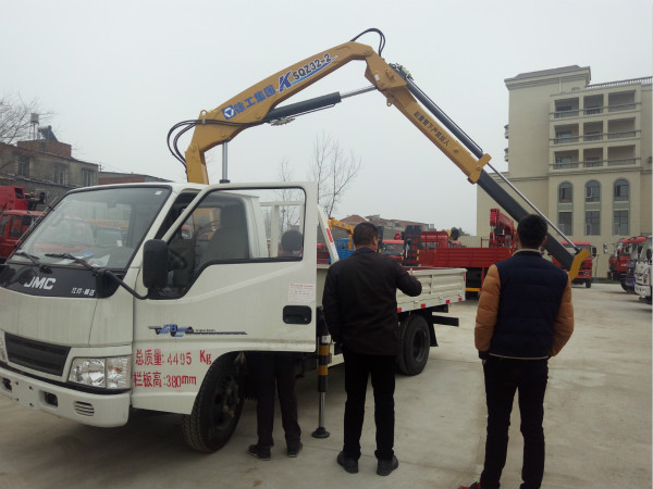 國五江鈴徐工2噸折臂隨車吊