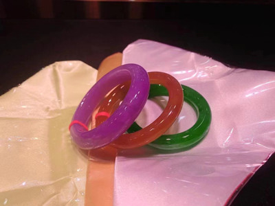 滿色翡翠手鐲回收.jpg 滿色翡翠手鐲回收.jpg