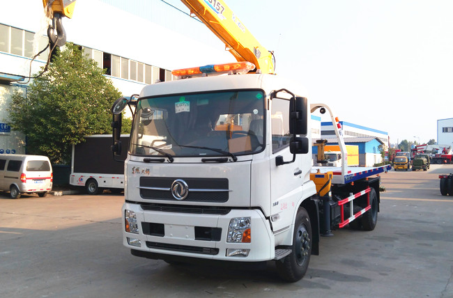 東風(fēng)天錦平板帶吊清障車 東風(fēng)天錦平板帶吊清障車