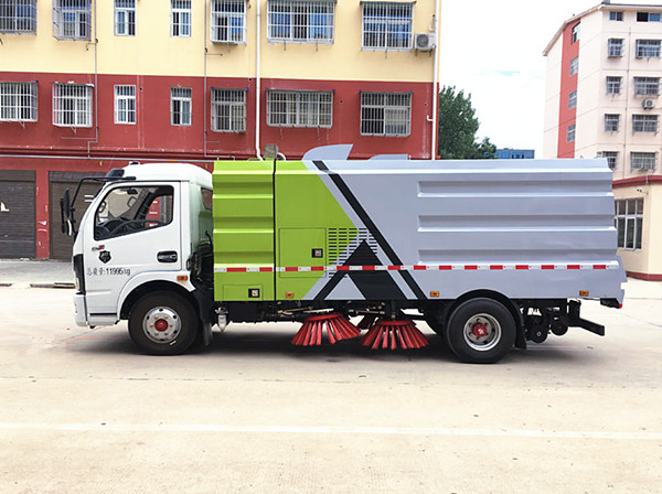 程力掃路車注意五個(gè)部位的保養(yǎng)