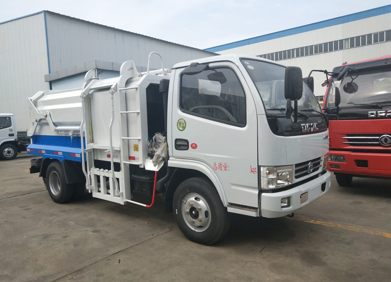 東風(fēng)多利卡后裝壓縮式垃圾車