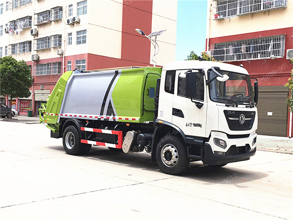 國(guó)六東風(fēng)天錦壓縮垃圾車(chē)