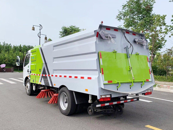 東風凱普特8方掃路車