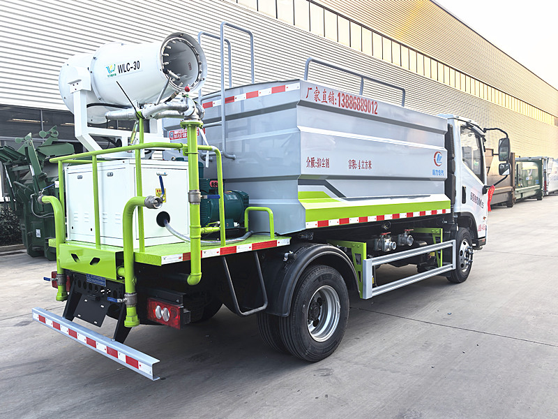 福田領(lǐng)航M5藍(lán)牌抑塵車